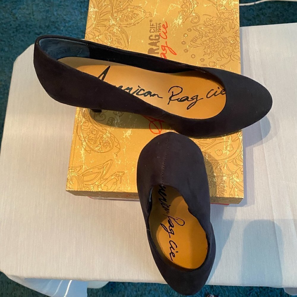 NWT American Rag CIE Navy Felix Pump Like Velvet - Picture 2 of 16